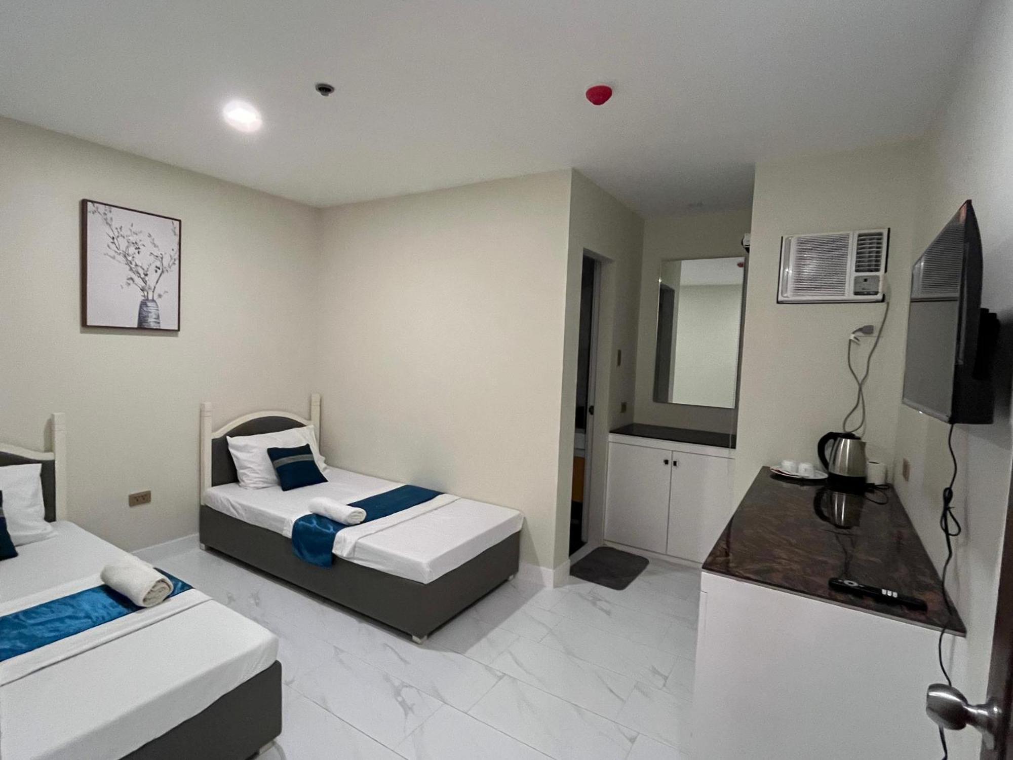 717 Residences Iloilo City Bagian luar foto
